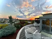 Descopera Luxul: Penthouse 414 mp în Cartierul Francez 