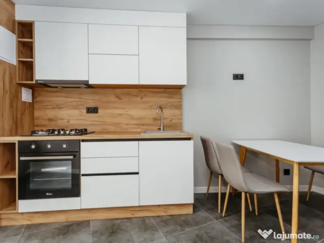 Inchiriez Apartament 2 camere Central
