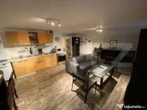 Apartament in vila, 3 camere, 90 mp, zona Calea Severinului