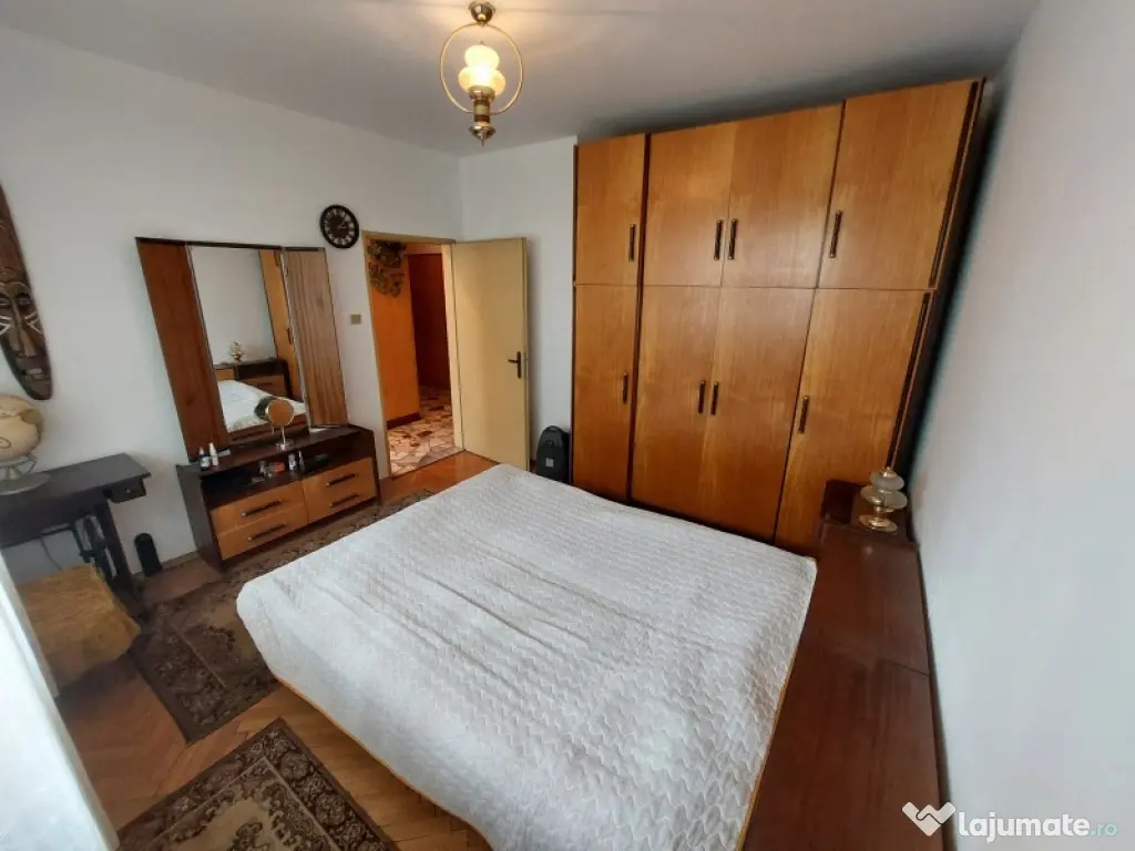 Apartament 2 camere de vanzare Badea Cartan