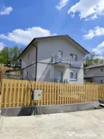 Casa cu etaj, 4 camere, 600 mp teren, Valea Lupului