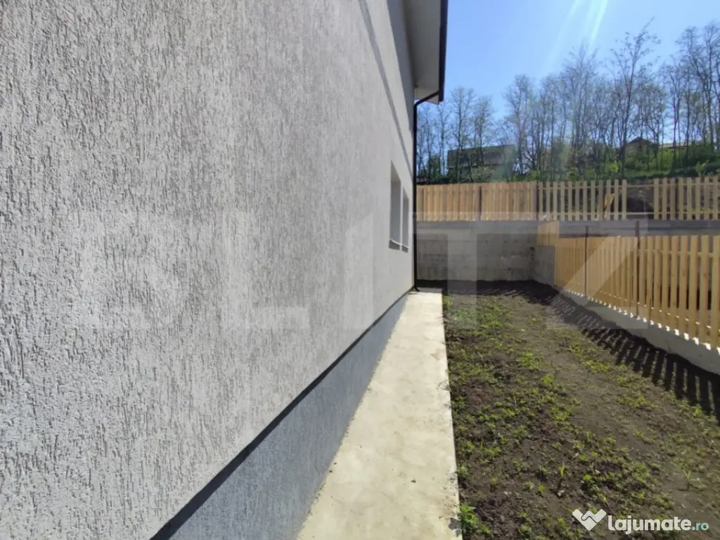 Casa cu etaj, 4 camere, 360 mp teren, Valea Lupului