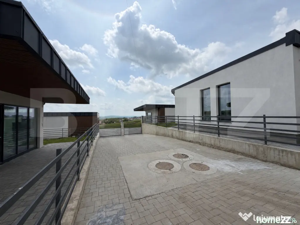 Case la preț de apartament, ,, posibilitate de rate, zona M