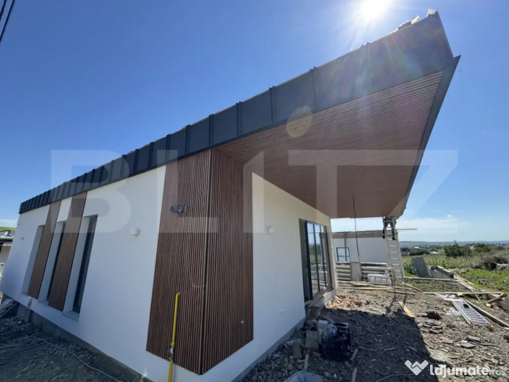 Case la preț de apartament, ,, posibilitate de rate, zona M