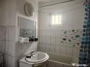 Apartament cu 3 camere, mobilat, centrala termica, zona nord 