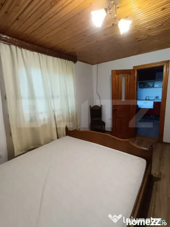 1 casă 160mp + 1 casă 110mp + garaj, pe teren 9ari, zonă - Suceava (Suceava)