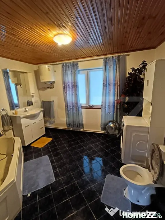 1 casă 160mp + 1 casă 110mp + garaj, pe teren 9ari, zonă - Suceava (Suceava)