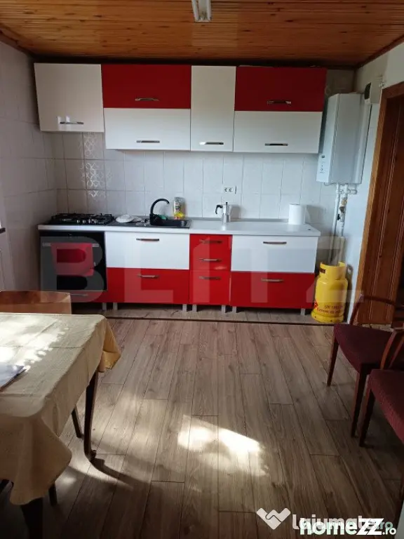 1 casă 160mp + 1 casă 110mp + garaj, pe teren 9ari, zonă - Suceava (Suceava)