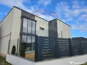 Casă / Vilă cu 5 camere de vânzare 