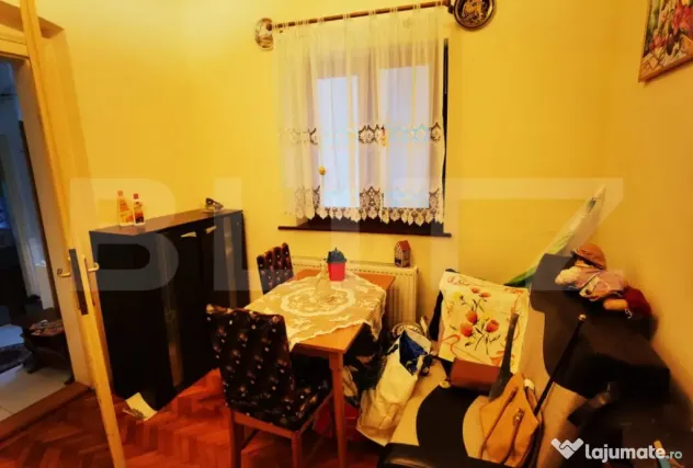 Casa, zona Balcescu-Elisabetin