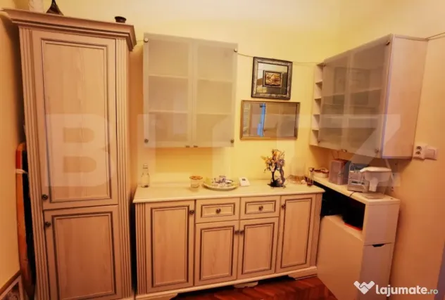 Casa, zona Balcescu-Elisabetin