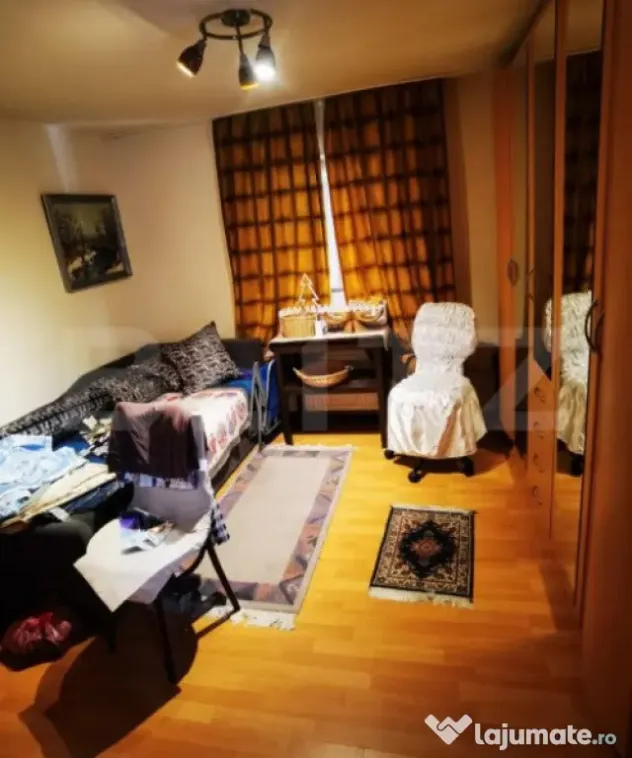 Casa, zona Balcescu-Elisabetin