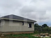 Casa semifinisata cu gard imprejmuitor in Livada de Bihor, l