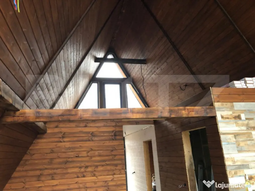 Casa de vacanta tip A- frame -Tohanita, zona superba se vind
