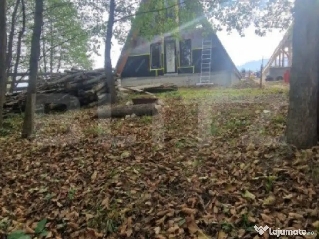 Casa de vacanta tip A- frame -Tohanita, zona superba se vind