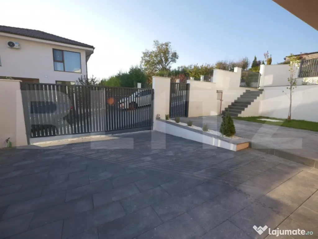 Vilă de lux cu sistem Smart Home,4 dormitoare,sală de spo