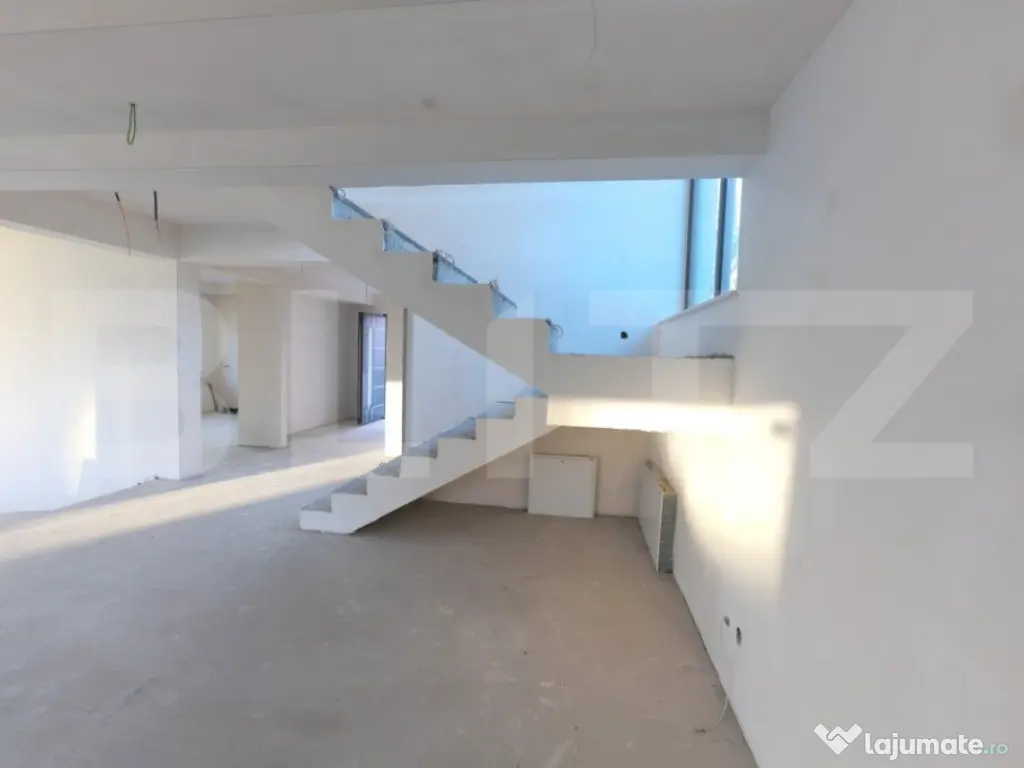 Vilă de lux cu sistem Smart Home,4 dormitoare,sală de spo