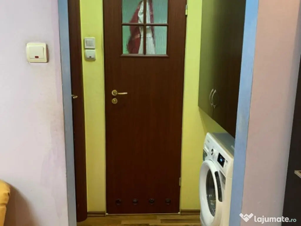 Bdul.1 Decembrie 1918.Apartament 3 camere.