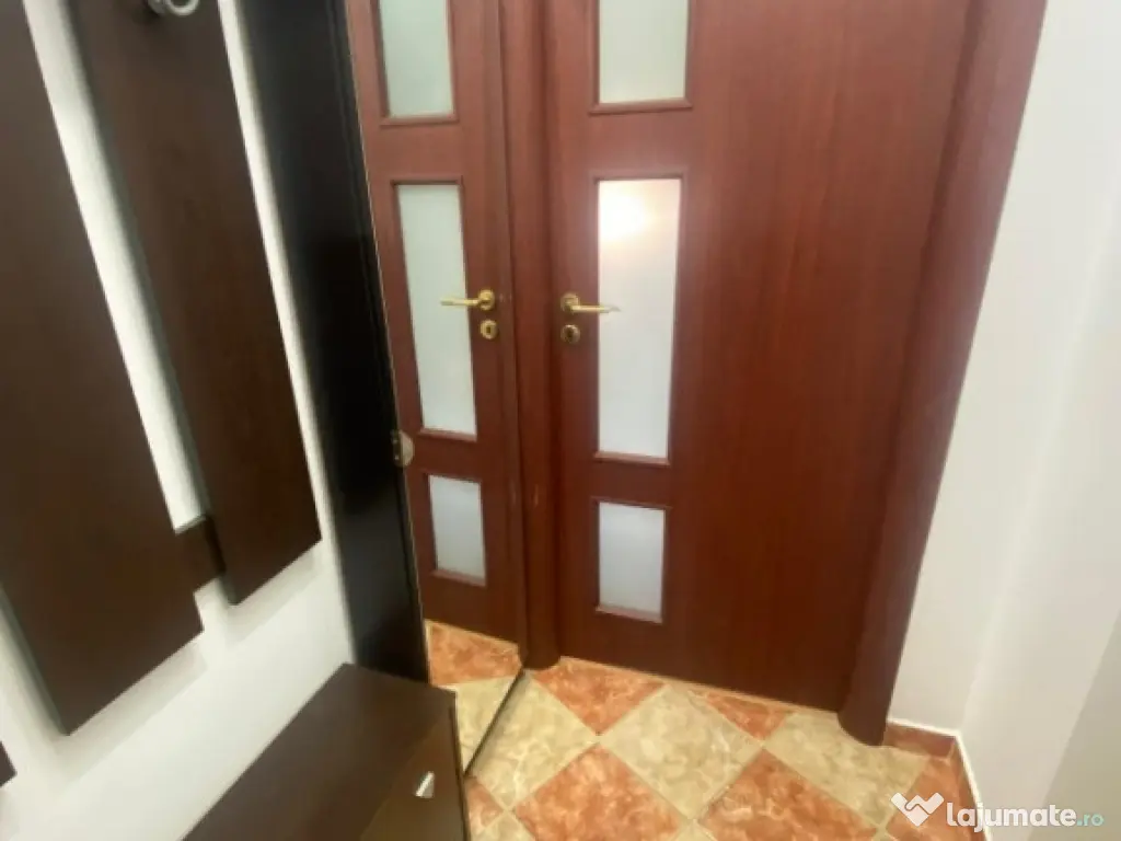 Bdul.1 Decembrie 1918.Apartament 3 camere.