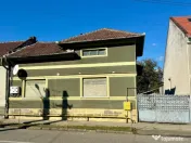 Vand casa ultracentrl Simeria din caramida acces de pe 2 str 