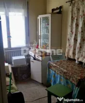 Vand casa ultracentrl Simeria din caramida acces de pe 2 str 