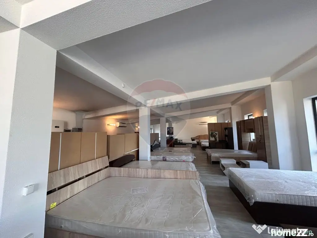 Spațiu comercial de 222 mp de închiriat în Bals