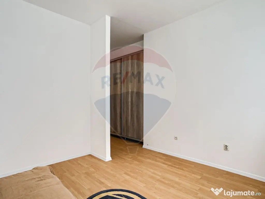 Apartament 3 camere cu terasa si loc de parcare de vanzar...