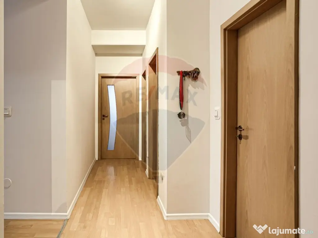 Apartament 3 camere cu terasa si loc de parcare de vanzar...