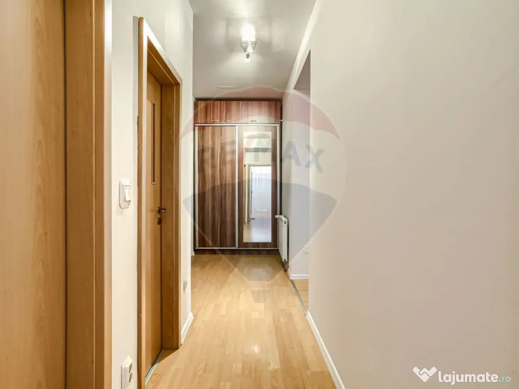 Apartament 3 camere cu terasa si loc de parcare de vanzar...