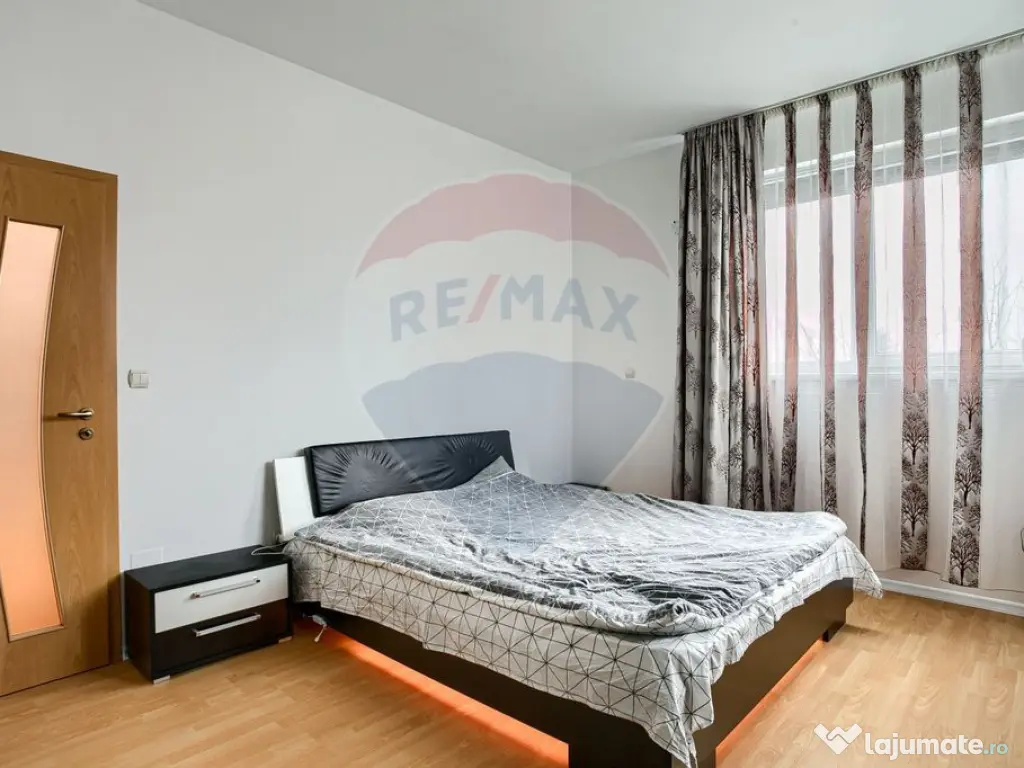 Apartament 3 camere cu terasa si loc de parcare de vanzar...