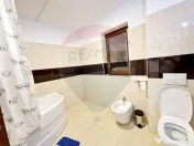 Casă / Vilă cu 4 camere / 290 mp s.c. / teren 1065 mp /... 