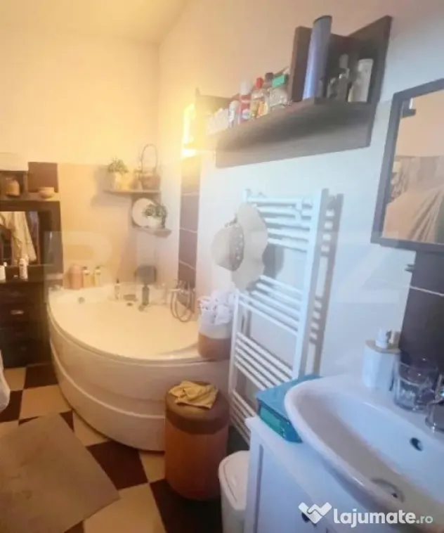 Apartament cu 4 camere, 104 mp, zona Someseni