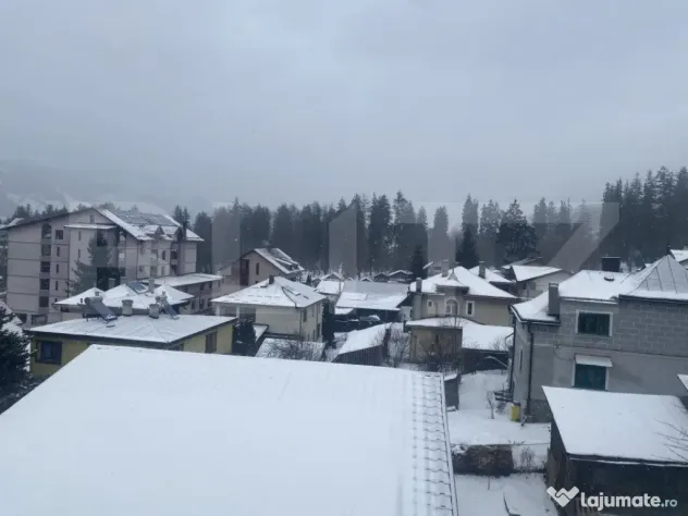Pensiune la roșu de vanzare, 18 camere, 726 mp, zona Vatra