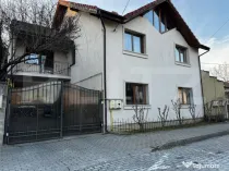 Casă cu 9 camere si 680mp teren – zona Cetate