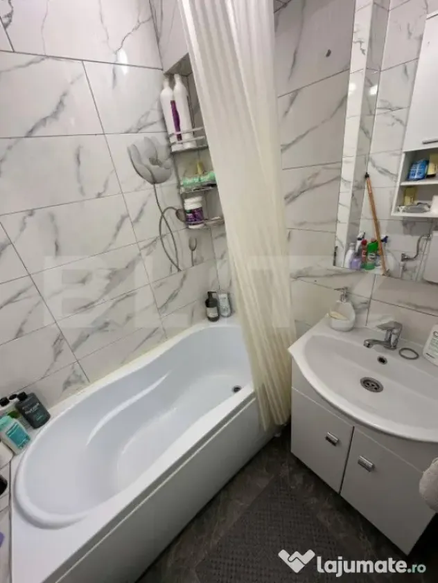 Apartament de vanzare, cu 2 camere, 38 mp, zona Dacia