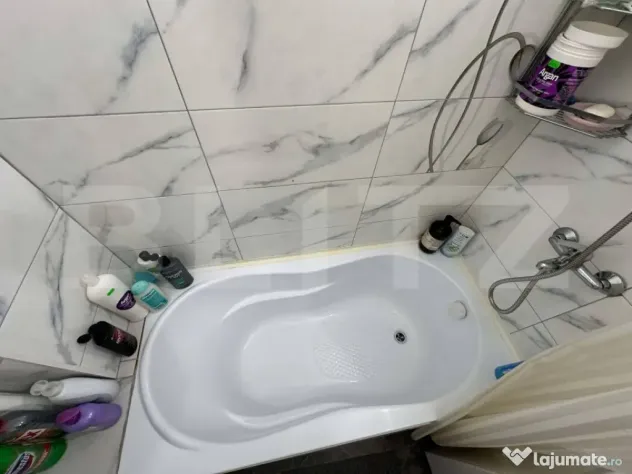 Apartament de vanzare, cu 2 camere, 38 mp, zona Dacia