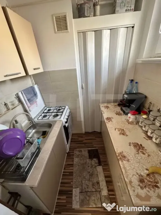 Apartament de vanzare, cu 2 camere, 38 mp, zona Dacia