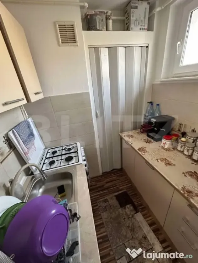 Apartament de vanzare, cu 2 camere, 38 mp, zona Dacia