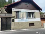 Casa singur in curte - zona Schei