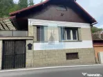 Casa singur in curte - zona Schei