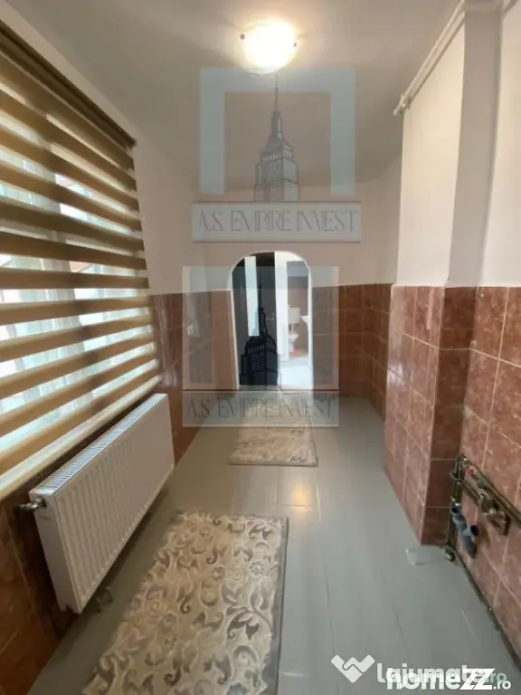 Casa singur in curte - zona Schei