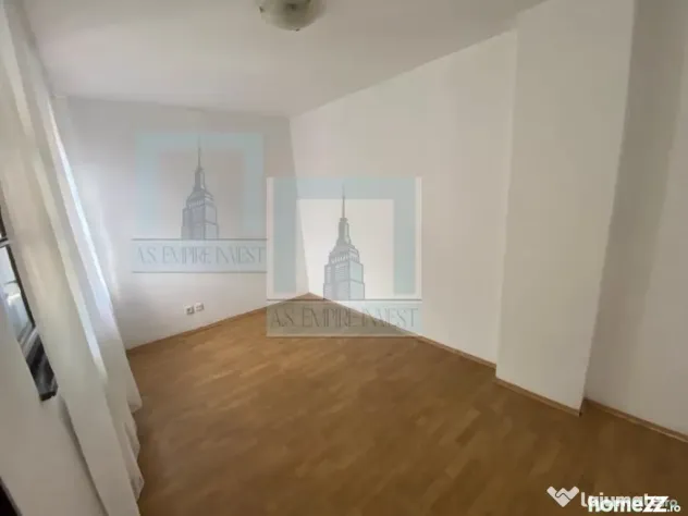 Casa singur in curte - zona Schei