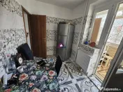 1 camera dintr-un apartament cu 3 camere. 