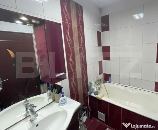 Oportunitate! Imobil la curte comuna, 6 camere, 136 mp, zona