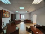 Birou, central, Ady Endre Oradea, 40 mp. 390 E neg. Comis... 
