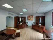 Birou, central, Ady Endre Oradea, 40 mp. 390 E neg. Comis... 
