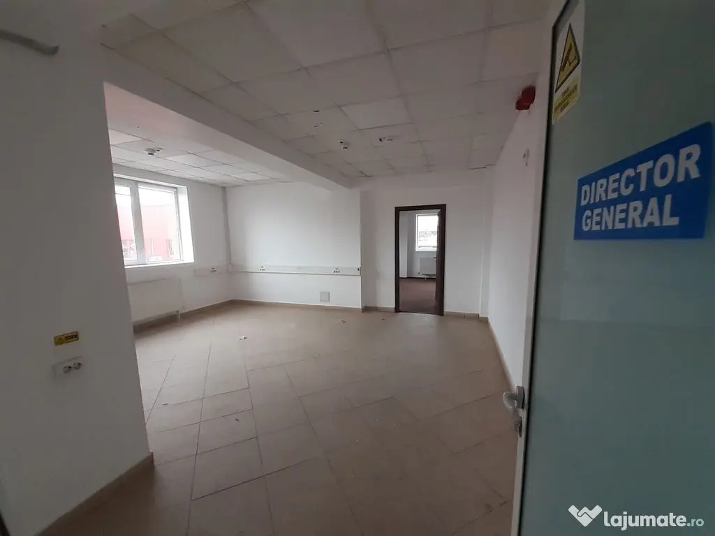 Showroom, birouri si depozitare in zona comerciala din Af...