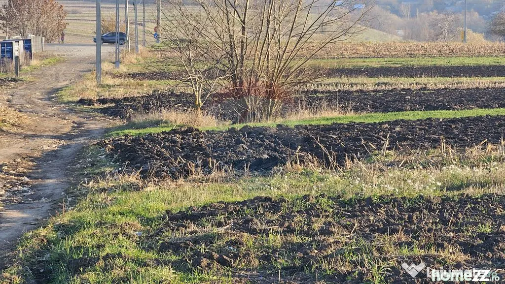 Teren extravilan 6,100mp Stroiesti / Soseaua DN17, Suceava - Stroiesti (Suceava)