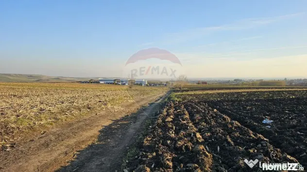Teren extravilan 6,100mp Stroiesti / Soseaua DN17, Suceava - Stroiesti (Suceava)
