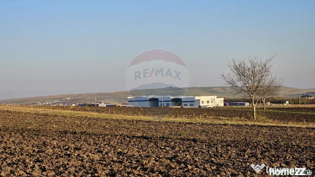 Teren extravilan 6,100mp Stroiesti / Soseaua DN17, Suceava - Stroiesti (Suceava)